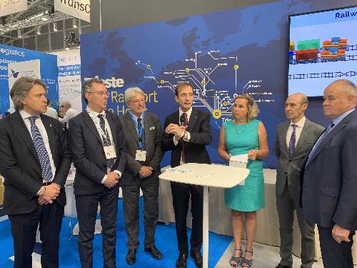 L'intervento del governatore Massimiliano Fedriga allo stand coordinato da Regione e Camera di Commercio della Venezia Giulia alla fiera Transport Logistic di Monaco